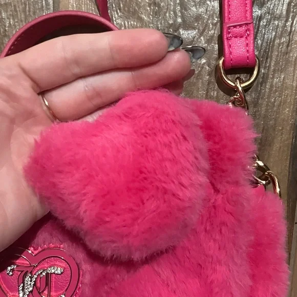 Juicy Couture Vibrant Pink Faux Fur Crossbody Bag - Picture 3 of 6